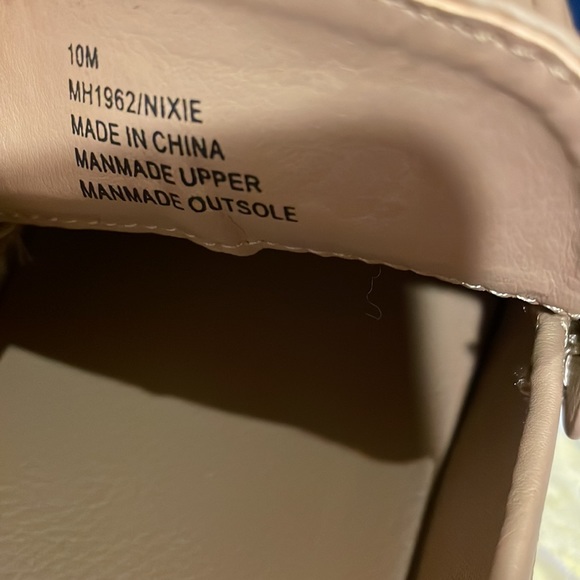 NWT Mia Nixie Chunky Dark Nude Penny Loafers in Size 10 - Picture 3 of 6